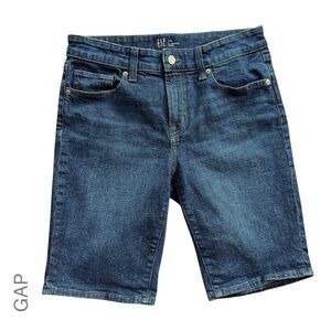 GAP DENIM | NWOT 9” DENIM BERMUDA SHORT | SIZE 6